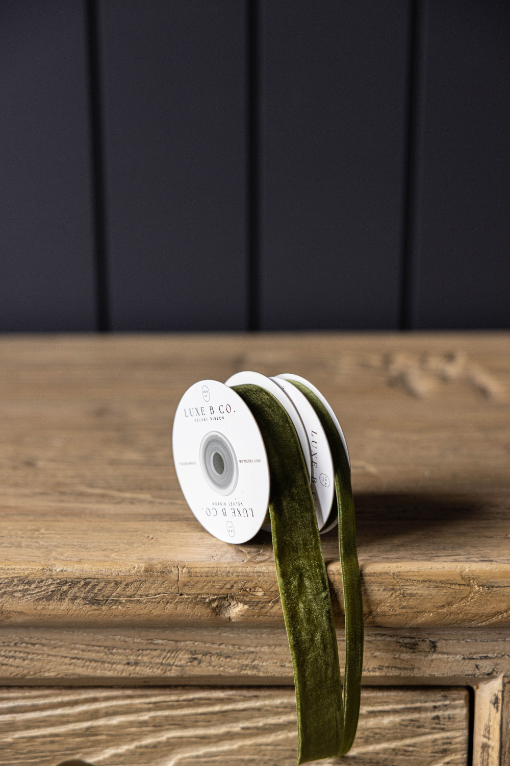 Ribbon Sage Velvet Holiday Decor: Medium