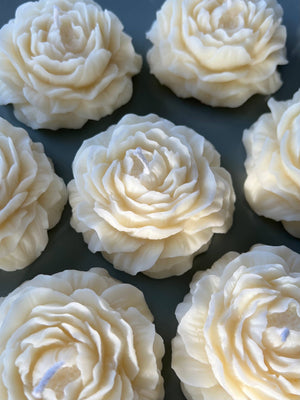 Scented Peony Flower Candle: Lavender