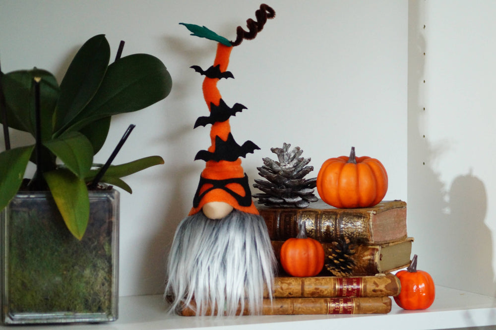 Pumpkin gnome: Halloween Shelf sitter