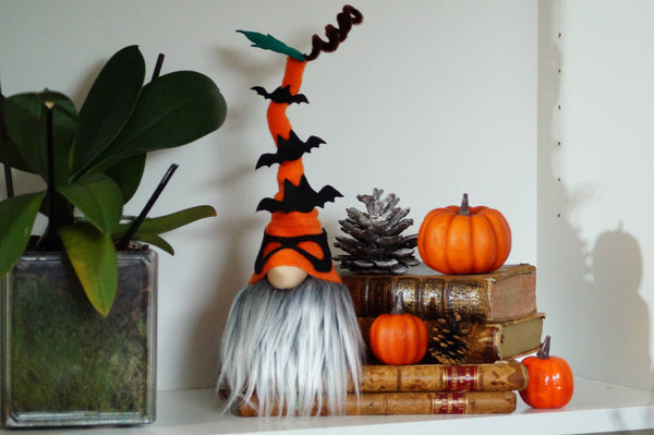 Pumpkin gnome: Halloween Shelf sitter