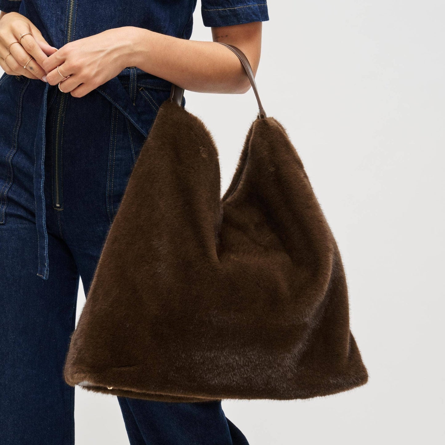 Chandler Hobo: Black