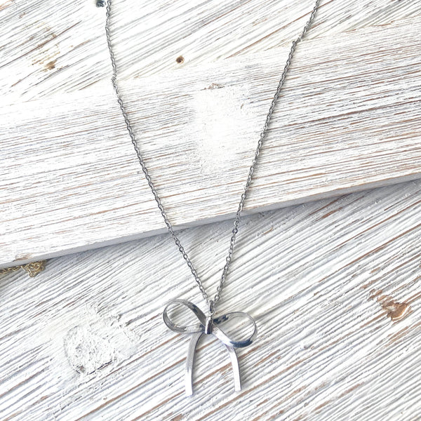 Bow necklace slip knot trendy jewelry: Silver