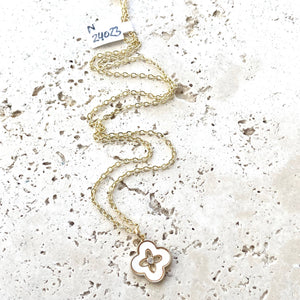 Clover shell pearl necklace