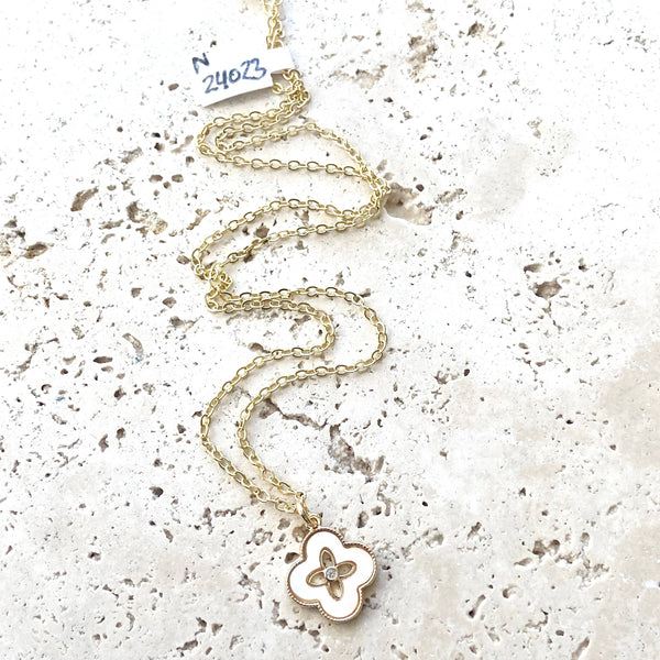 Clover shell pearl necklace