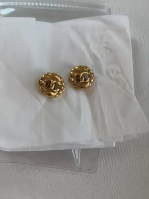 Chanel earrings gold medal CC clip on